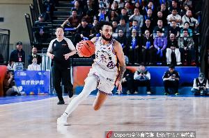 爵士官方：球队已经签下了中锋乔纳斯&middot;艾杜和后卫杰伦&middot;豪斯